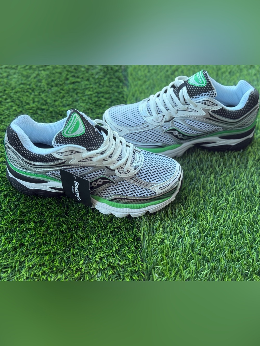 Size 9.5 Men’s And 11 Women’s - Saucony Green